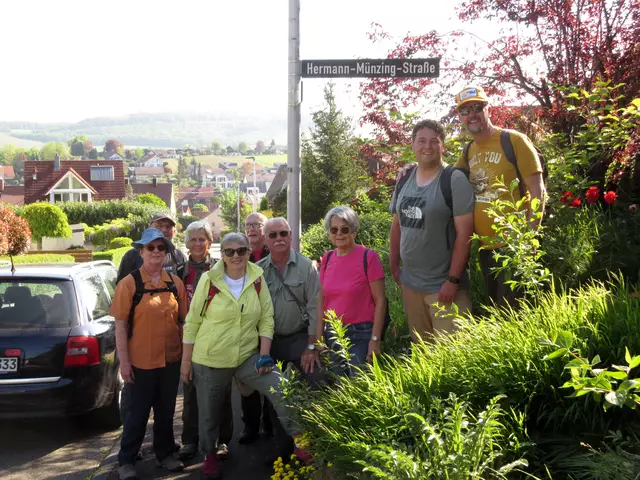 Nach dem Besuch im Rathaus, die Hermann-Münzing-Straße | Foto: WandernGabyErich