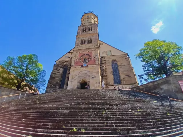Kirche St.  Michael mit der imposanten Freitreppe  | Foto: sigischlottke