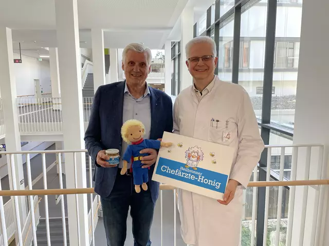 Bild: von links: Karl Seiter und Prof. Dr. Harald Löffler  | Foto: Quelle: SLK