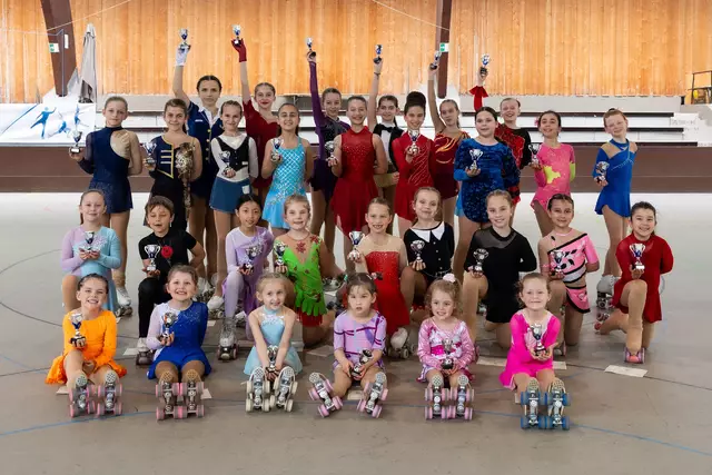 Bei der REV-Vereinsmeisterschaft zeigten kleine und große Rollsportler in mehreren Teams ihre Künste und freuten sich bei der Siegerehrung über Urkunden und Pokale | Foto: privat