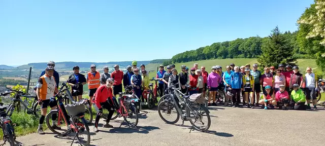 Die Teilnehmer der Frühlings-Radtour in den Weinbergen bei Eberstadt | Foto: Claudia Bressler