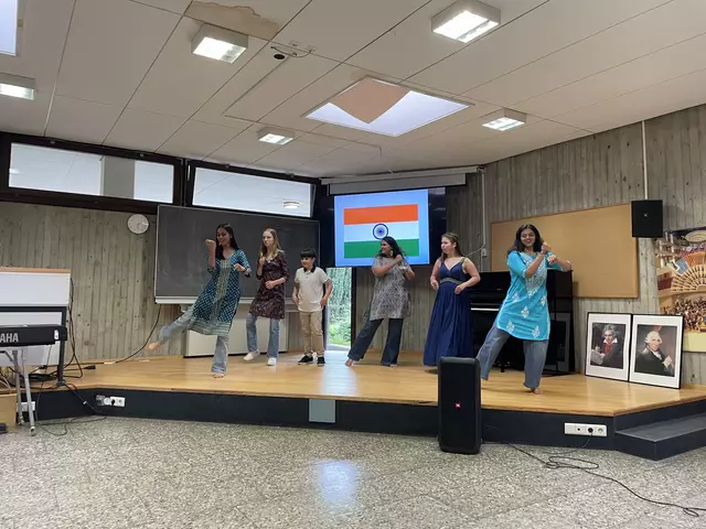 Beim gemeinsamen Tanz  | Foto: HBS