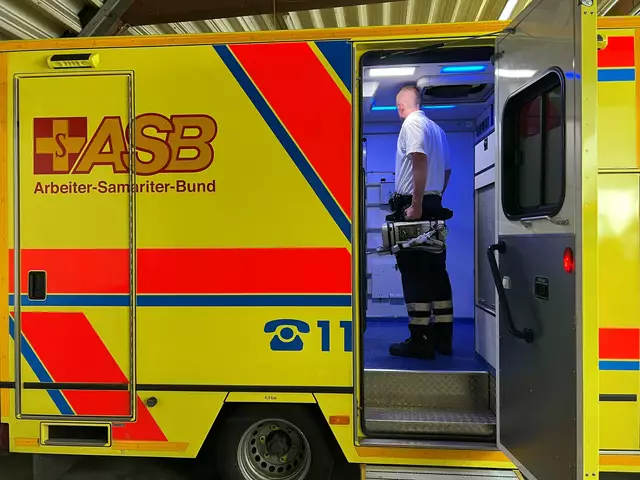 Mit ca. 2 kg liegt das neue Beatmungsgerät leicht in der Hand und kommt ohne externen Sauerstoff aus. | Foto: ASB Region Heilbronn-Franken