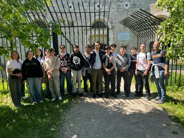 Neuntklässler der Helene-Lange-Realschule Heilbronn beim Besuch der KZ-Gedenkstätte in Ulm | Foto: Helene-Lange-Realschule
