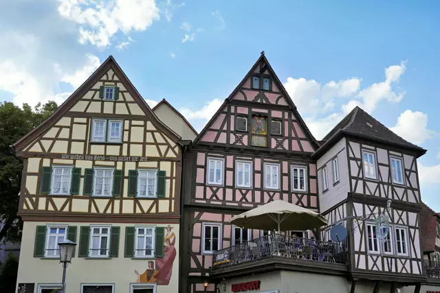 Fachwerkhäuser mit Terasse | Foto: Ulrich Seidel