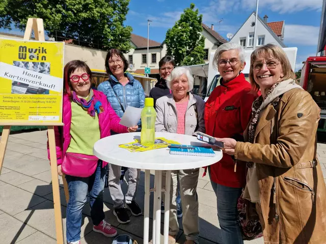 Kartenvorverkauf auf dem Marktplatz Leingarten. | Foto: Liederkranz Leingarten e.V.