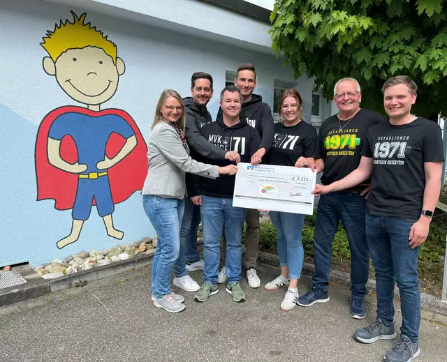 Bild: von links: Irina Riedel, Simon Käfer, Jörg Hock, Niklas Dimt, Antonia Geiger, Dieter Humm und Marius Würth | Foto: Quelle: Stiftung