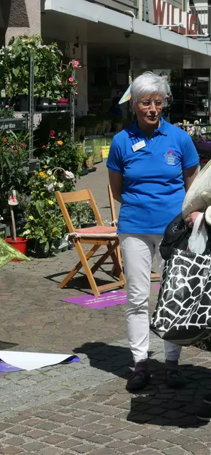 ... und mit dem neuen Shirt, das am gleichen Tag fertiggestellt wurde. | Foto: Jutta Koster