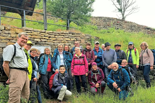Gruppenbild mit Herrn Zweig am NSG-Hörnle, ein faszinierendes und vielfältiges  Naturschutzgebiet. | Foto: Isolde Reitz