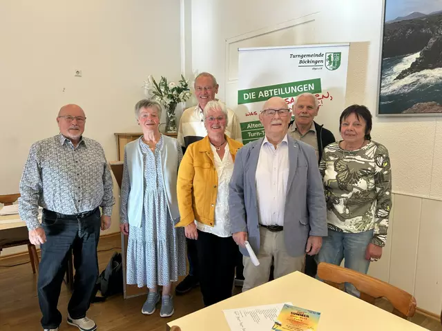 Jubilare und Vorstandsmitglieder
v.li.n.re.: Georg Schmieg, Ursula Kustura, Wolfgang Hafner, Susamme Alles, Herbert Tabler, Heinz Rücker, Margit Schwarz
 | Foto: Foto privat