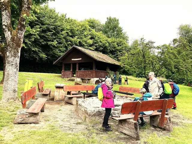 Vesperpause am Grillplatz beim Fischbachsee. | Foto: Isolde Reitz