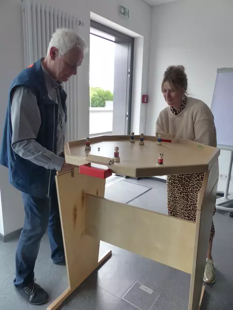 Testkickern - Die Anschaffung von weiteren Spielgeräten steht im Fokus. | Foto: Lions Club Hohenloher Land
