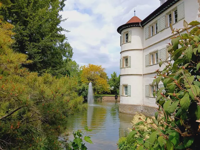 Aber los ging die Tour in Bad Rappenau am Kurhaus und durch den Schlosspark.   | Foto: sigischlottke