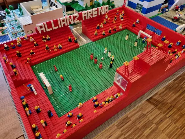 Ein Highlight auf der Api-LEGO®Stadt Brackenheim war das Fußballstadion, die Allianz-Arena, erbaut von vier Kindern. | Foto: Jochen Baral