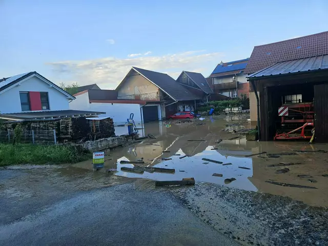 Starke Überflutungen waren die Folge des Dauerregens, wie auch hier in Gemmingen. Das DRK rückte zur Unterstützung der Aufräumarbeiten aus. | Foto: DRK Ortsverein Gemmingen