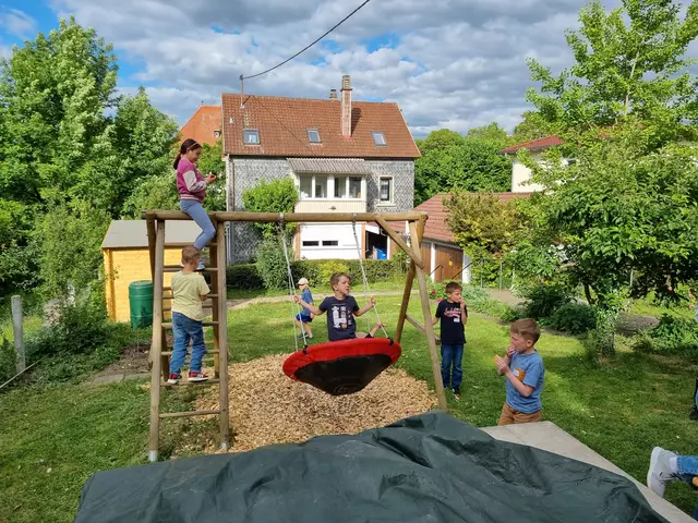 Bei der Bauarbeiterpause der Api-LEGO®Stadt Brackenheim hatten die Kinder auch Zeit zum Spielen und Austoben.  | Foto: Jochen Baral