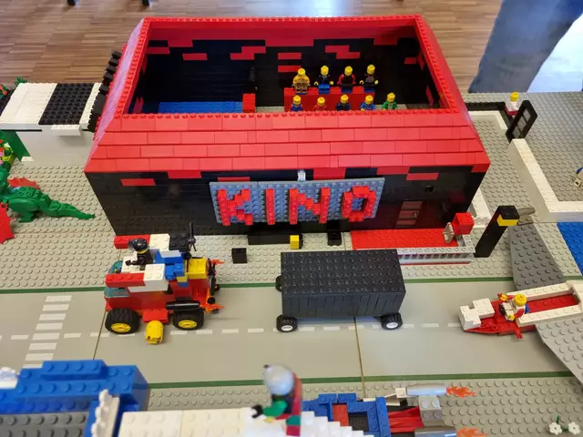 In der Api-LEGO®Stadt Brackenheim findet man auch ein Kino. | Foto: Jochen Baral