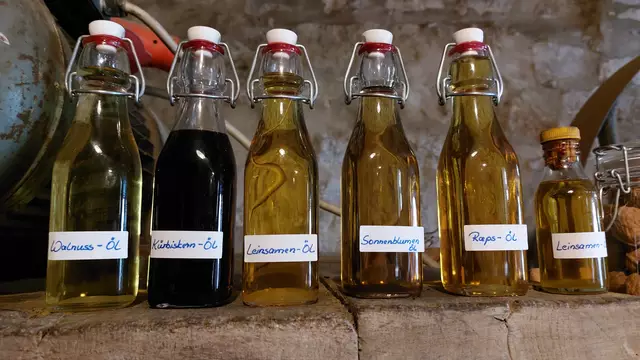 Die gewonnen Öle | Foto: Elfriede Baier 