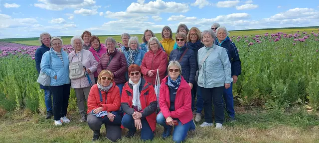 Die Landfrauen Hermuthausen-Belsenberg bei ihrer Bildungsfahrt zur Familie Bender;Mohn und Gewürze. | Foto: Heidi Frank