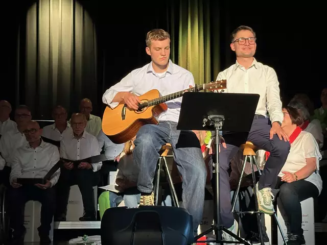 Felix Stahl singt Reinhard Mey - unplugged mit Nils Tennstedt an der Gitarre | Foto: Liederkranz Leingarten e.V.