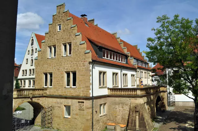 Blick auf das Staffelgiebelhaus im Deutschhof | Foto: Daniela Somers