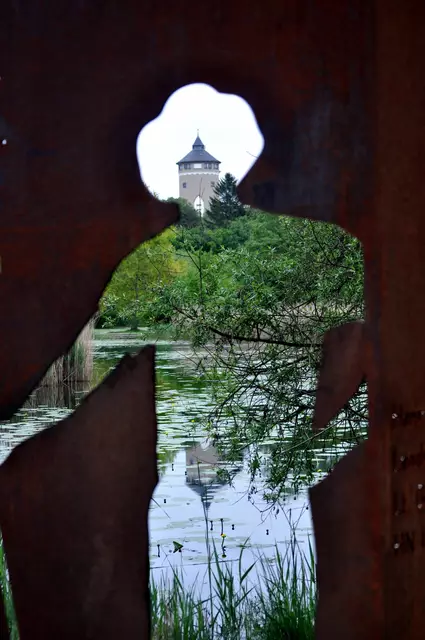 Ziegeleipark. Blick auf den Wasserturm. | Foto: Daniela Somers
