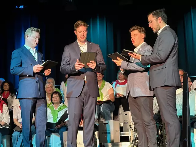 Gastsänger des "Vokalensembles Aenania" aus München mit Lauritz Rummel | Foto: Liederkranz Leingarten e.V.