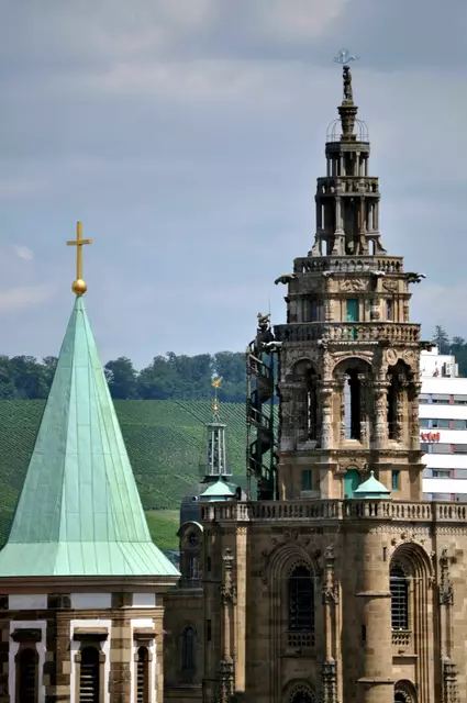 Blick auf zwei Kirchtürme. Links der Kirchturm vom Deutschordensmünster St. Peter und Paul. Rechts der Turm der Kilianskirche. Auch diesen Turm kann man besteigen. | Foto: Daniela Somers