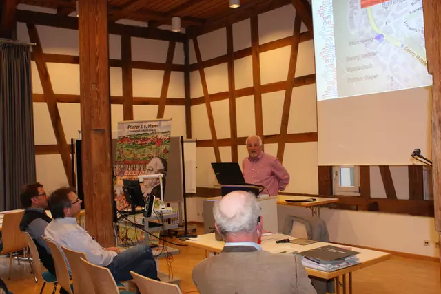 Tillmann Zeller (r.) bei der Mitgliederversammlung der Pfarrer Mayer-Gesellschaft in Kupferzell. | Foto: privat