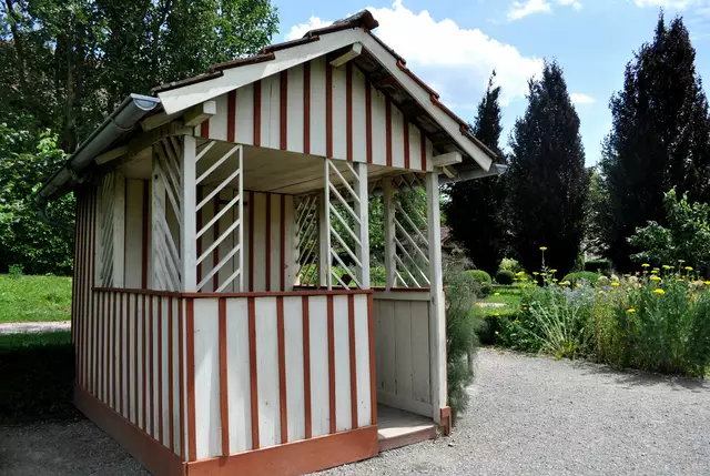 Botanischer Obstgarten. Historisches Gartenhaus im Bauerngartenbereich. | Foto: Daniela Somers