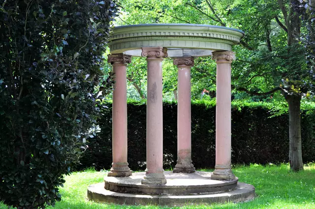Botanischer Obstgarten. Die Sammlung der Gartenhäuser und Pavillons ist sehr abwechslungsreich. | Foto: Daniela Somers