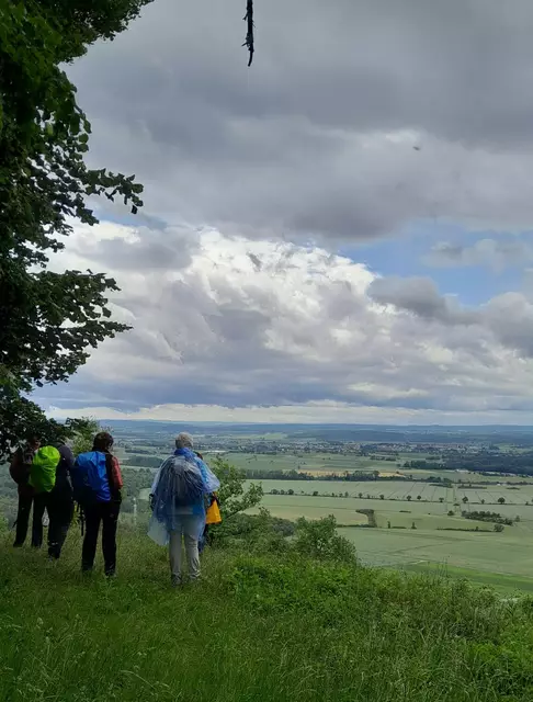 Und zum tollen Schluss der grandiose Fernblick vom Schönenberg auf die Neckarlande mit Hohenasperg, Sachsenheim und Tamm. | Foto: Foto privat