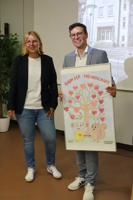 Olgakritte und Katharinenstift, Frau Monika Karacic und Herr tobias Nolden beim Jubiläum. | Foto: Petra Kreiser