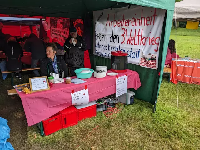 Das Festival ist selbst organisiert und wird solidarisch finanziert. Zahlreiche Helferinnen und Helfer beteiligten sich am Heilbronner Essensstand und versorgten die Festivalbesucher mit leckerem 'Chili sin carne'. | Foto: MLPD