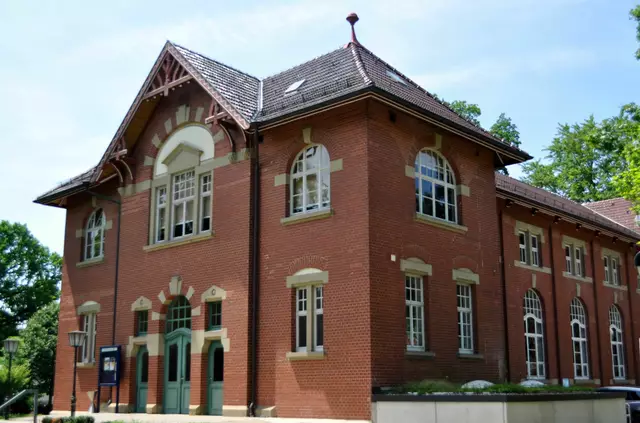 In diesem Gebäude ist heute der Festsaal. | Foto: Daniela Somers