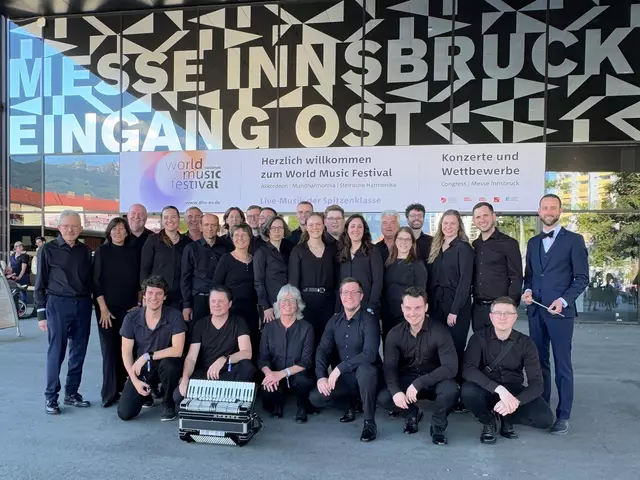 Das 1. Orchester des HVG unter der Leitung von Patrick Stein beim World Music Festival in Innsbruck. | Foto: Carina Ungerer