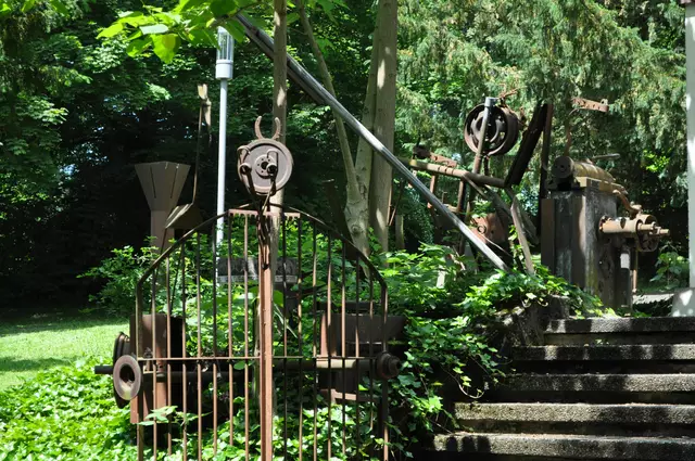 Skupturen aus Metall | Foto: Daniela Somers