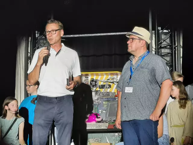 Das WDL-Kindermusical "Saulus - Vom Jäger zum Gejagten!" im Bürgerzentrum Brackenheim mit über 60 Kindern wurde von Schirmherr Bügermeister Csaszar und Jochen Baral von den Apis eröffnet. | Foto: Alexander Pfisterer