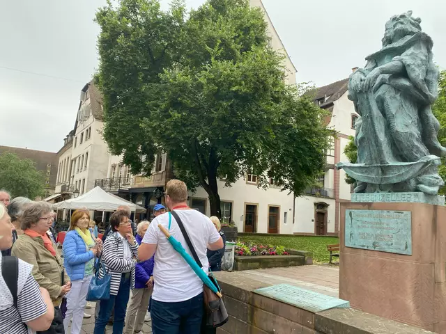Das Netzwerk Haushalt in Straßburg vor dem Denkmal von Reimbold Liebenzeller - ein Urvater des europäschen Gedankens | Foto: privat