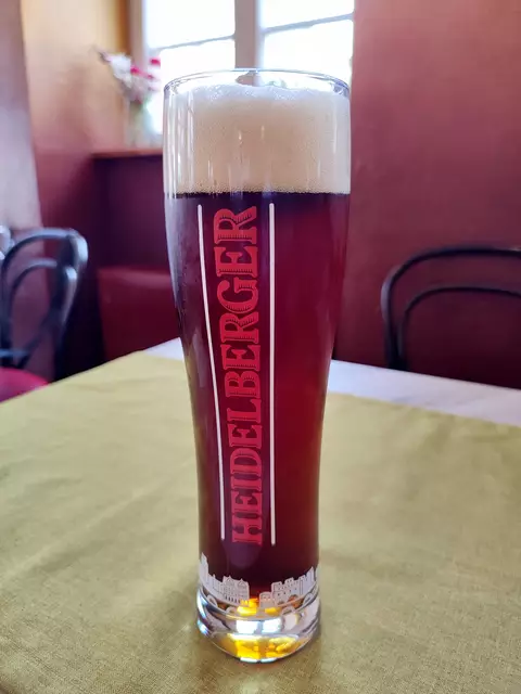 der erste Schluck zischt | Foto: Aurelia Kling