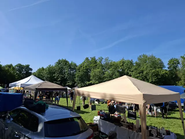 Flohmarkt am Starki-😎 | Foto: Ralf Röser