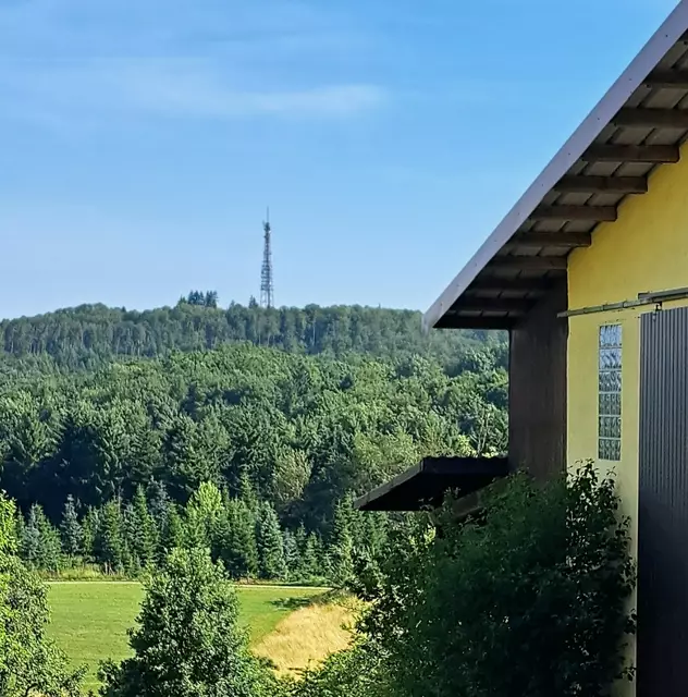  Der Funkturm vom Stocksberg liegt zum Greifen nah. | Foto: Isolde Reitz