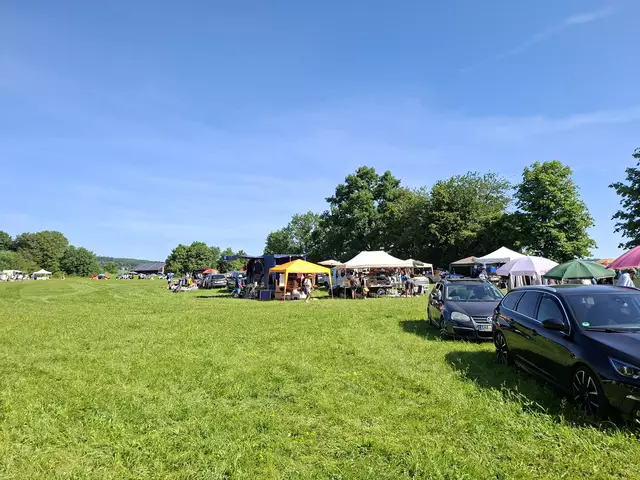 Flohmarkt am Starki-😎 | Foto: Ralf Röser