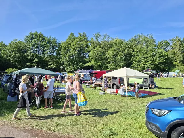 Flohmarkt am Starki-😎 | Foto: Ralf Röser