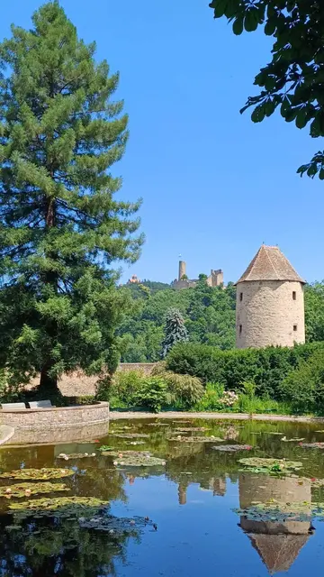 Der Zwei-Burgen-Blick aus dem Schlosspark | Foto: bekannt