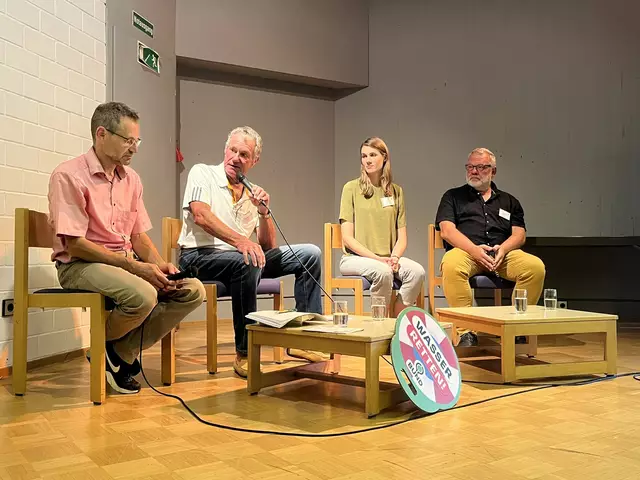 von links: Prof. Dr. Michael Müller, Gunter Haug, Janna Kuhlmann, Alfred Ewen | Foto: Andrea Hohlweck