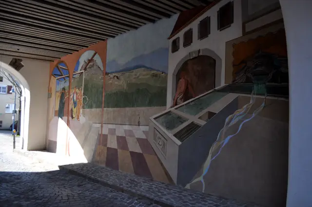 Beim Durchgang vom alten Rathaus in Untergruppenbach.  | Foto: Daniela Somers