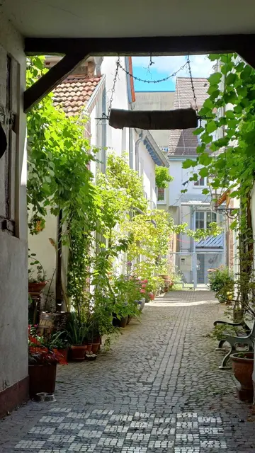 Hier wohnten mehrere Handwerker an einem schattigen Innenhof. | Foto: Foto privat