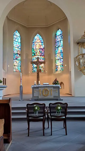 In der deshalb geöffneten ev.Stadtkirche wurden Kurztrauungen angeboten. | Foto: Foto privat