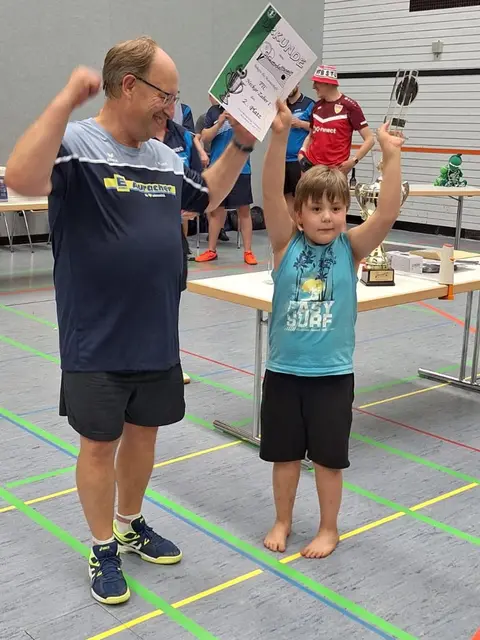 Die Freude über die Platzierung war bei Groß und Klein gegeben | Foto: E. Rosendorf